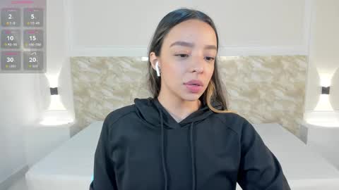 Snapshot of aliceross1 chatting on 10.12.25 AliceRoss online show from 10.12.25