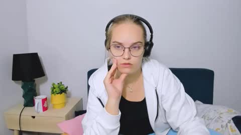 alicesensitive online show from 10.05.25