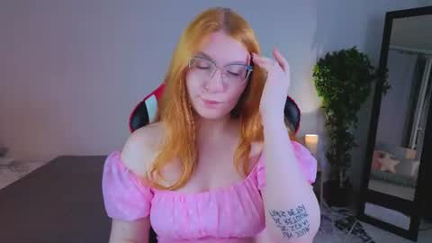 Snapshot of alicexcute1 chatting on 06.27.26 Alice online show from 06.27.26