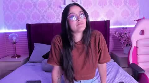 Alicia  online show from 05.04.26
