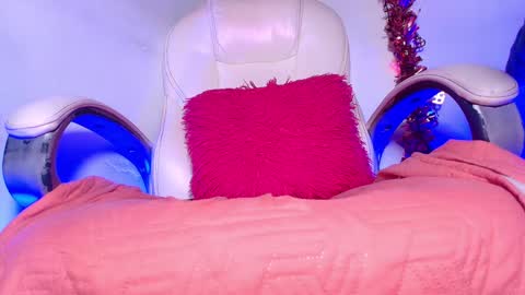 Alicia Kyse  online show from 12.24.24