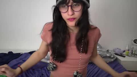 Snapshot of alicia_love29 chatting on 02.06.25 Alice online show from 02.06.25