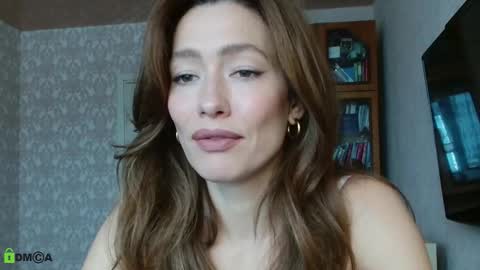 Snapshot of alicia_savory chatting on 11.12.25 Alicia online show from 11.12.25