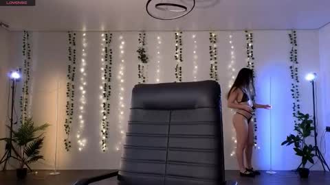 Alicia Lici  online show from 09.19.25