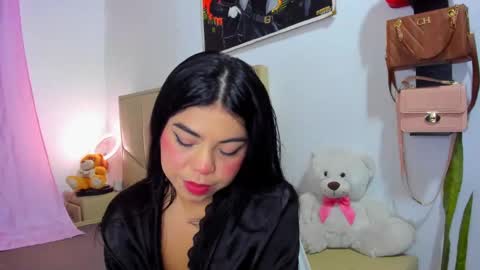 Snapshot of aliciabiden chatting on 09.30.25 aliciabiden online show from 09.30.25