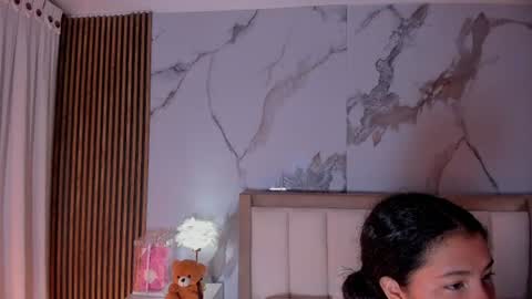 Snapshot of alicialevy chatting on 06.10.26 LUNA online show from 06.10.26