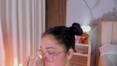 Snapshot of alicialevy chatting on 06.27.26 LUNA online show from 06.27.26
