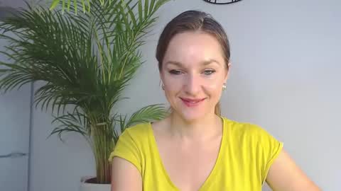Snapshot of alicialux chatting on 12.02.24 Alicia online show from 12.02.24