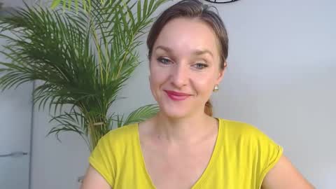 Snapshot of alicialux chatting on 12.02.24 Alicia online show from 12.02.24