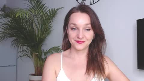 Snapshot of alicialux chatting on 01.22.25 Alicia online show from 01.22.25