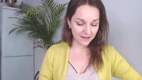 Snapshot of alicialux chatting on 01.27.25 Alicia online show from 01.27.25
