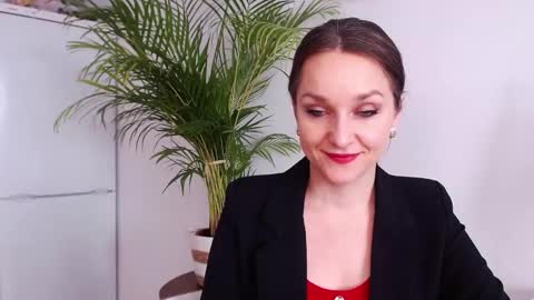 Snapshot of alicialux chatting on 03.05.25 Alicia online show from 03.05.25