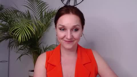 Snapshot of alicialux chatting on 03.12.25 Alicia online show from 03.12.25