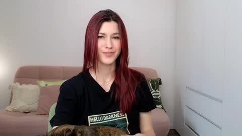 Snapshot of alicianoveli chatting on 10.11.25 alicianoveli online show from 10.11.25