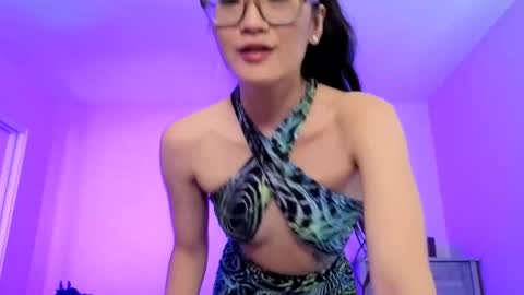 Snapshot of aliciaz3 chatting on 09.12.25 Alicia Hebi online show from 09.12.25