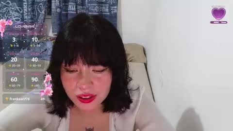 Snapshot of aliciia_23 chatting on 11.21.25 aliciia_23 online show from 11.21.25