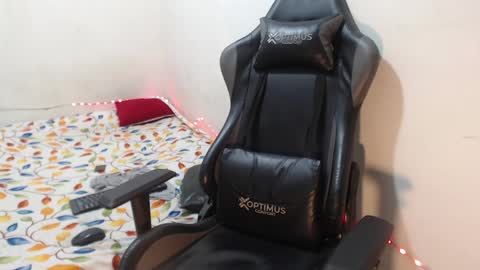 Snapshot of alid_17 chatting on 12.10.24 Alid 17 online show from 12.10.24