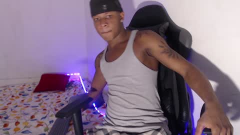 Snapshot of alid_17 chatting on 12.13.24 Alid 17 online show from 12.13.24