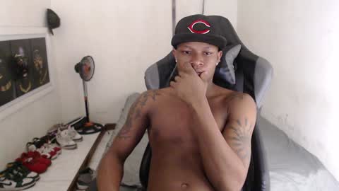 Snapshot of alid_17 chatting on 12.24.24 Alid 17 online show from 12.24.24