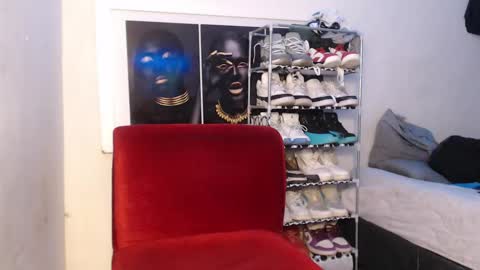 Snapshot of alid_17 chatting on 02.14.25 Alid 17 online show from 02.14.25