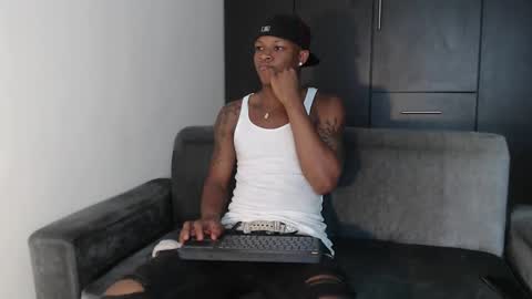 Snapshot of alid_17 chatting on 02.28.25 Alid 17 online show from 02.28.25