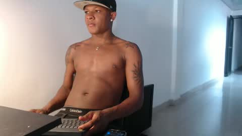 Snapshot of alid_17 chatting on 03.11.25 Alid 17 online show from 03.11.25