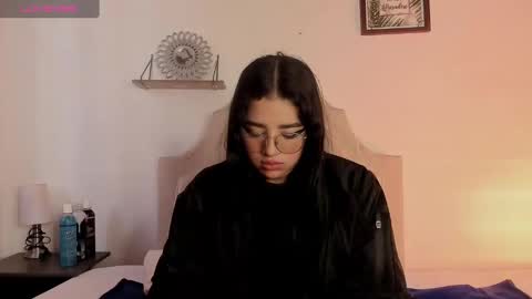 aliice_walker_ online show from 01.23.25