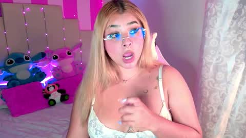 Snapshot of aliice_wonderland_ chatting on 10.10.25 Aliice Brown online show from 10.10.25