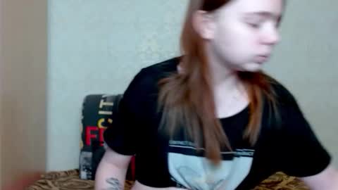 Snapshot of aliiice_stone chatting on 12.04.25 Alice online show from 12.04.25