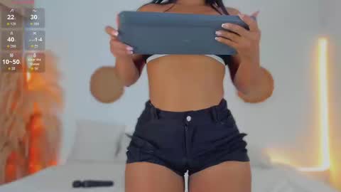 aliisonwells online show from 09.15.25