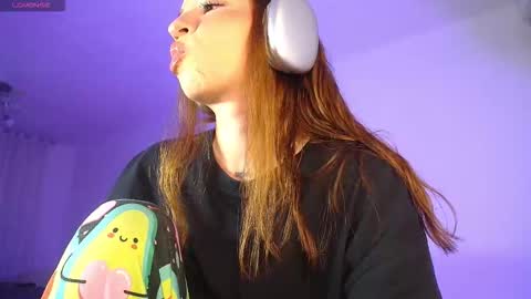 Snapshot of alina_lee01 chatting on 03.11.26 NYX online show from 03.11.26