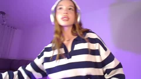 Snapshot of alina_lee01 chatting on 05.24.26 NYX online show from 05.24.26