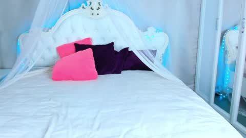 Snapshot of alina_lovelyx chatting on 04.11.26 Alina online show from 04.11.26