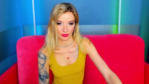 Snapshot of alina_lovelyx chatting on 04.15.26 Alina online show from 04.15.26