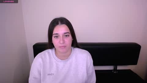 Snapshot of alinaasti_ chatting on 10.16.25 Alina online show from 10.16.25
