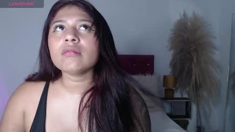 Snapshot of alinakiss_ chatting on 01.12.25 lili online show from 01.12.25