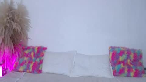 Snapshot of alinakiss_ chatting on 02.23.25 lili online show from 02.23.25