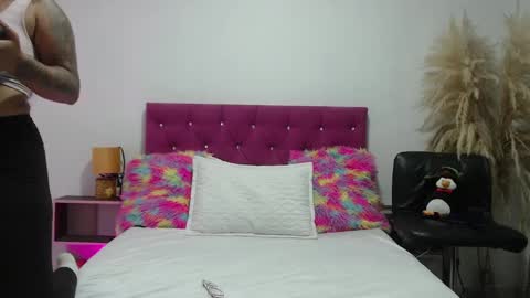 Snapshot of alinakiss_ chatting on 03.11.25 lili online show from 03.11.25