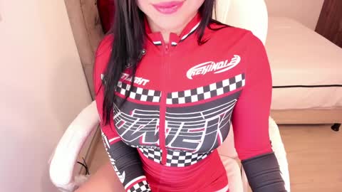 Snapshot of alinaowens chatting on 01.25.25 alinaowens online show from 01.25.25