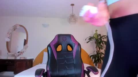 AlinaSimmons online show from 04.15.26