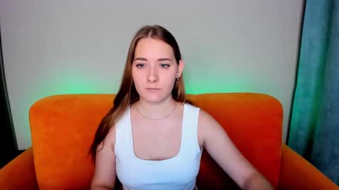 Snapshot of alinawise chatting on 12.14.24 alinawise online show from 12.14.24