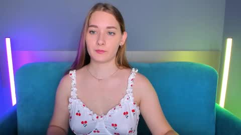 Snapshot of alinawise chatting on 12.17.24 alinawise online show from 12.17.24