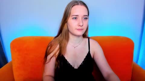 Snapshot of alinawise chatting on 12.24.24 alinawise online show from 12.24.24