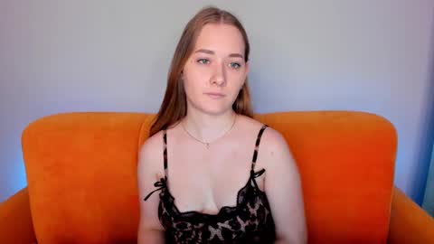 Snapshot of alinawise chatting on 02.10.25 alinawise online show from 02.10.25