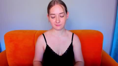 Snapshot of alinawise chatting on 02.12.25 alinawise online show from 02.12.25
