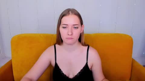 Snapshot of alinawise chatting on 02.28.25 alinawise online show from 02.28.25
