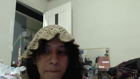 Snapshot of alinawoolf_ chatting on 05.25.26 Ali online show from 05.25.26