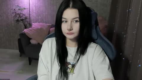 Snapshot of alinegreeeen chatting on 09.26.25 Aline Greeeen online show from 09.26.25