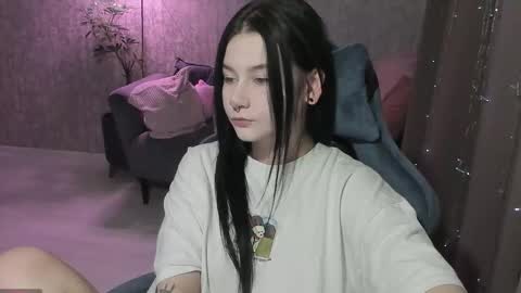 Snapshot of alinegreeeen chatting on 10.07.25 Aline Greeeen online show from 10.07.25