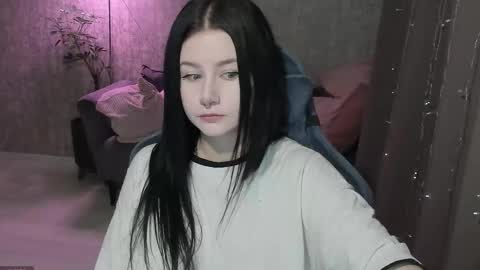 Snapshot of alinegreeeen chatting on 10.08.25 Aline Greeeen online show from 10.08.25